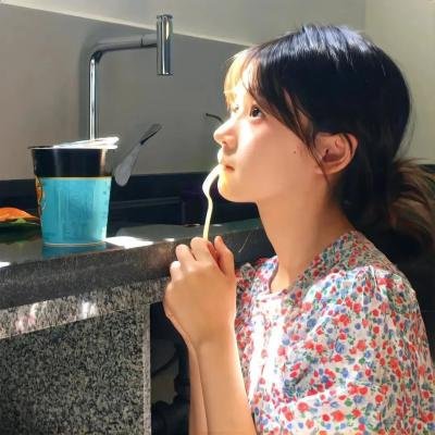 我们在黑夜中相拥